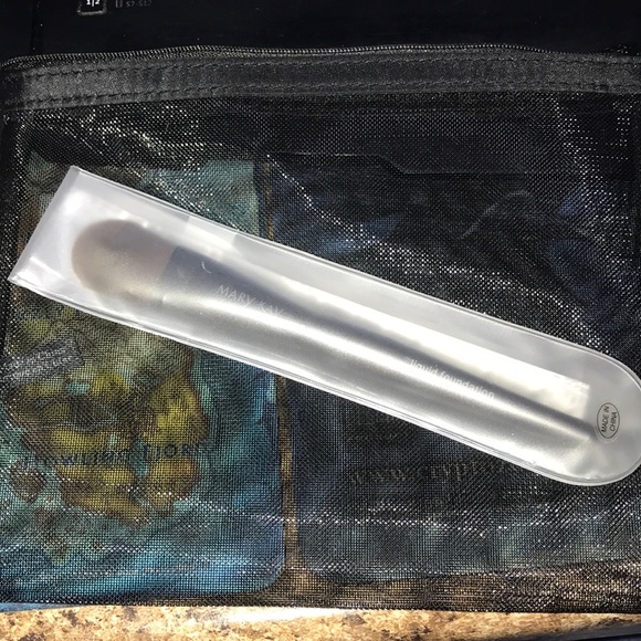 Mary Kay liquid foundation brush New - Picture 2 of 2